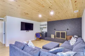 Modern Buckeye Lake Retreat: Game Room & Fire Pit! - Innvendig
