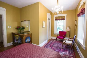 Hollinger House - Room