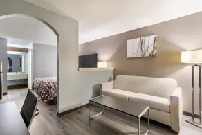 Red Roof Inn & Suites Athens, AL - Chambre