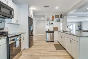 Steps to Bayshore Blvd! Snowbird Retreat w/ Pool - Innenbereich