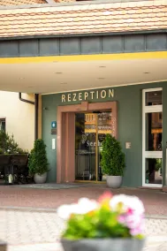 Seehotel Niedernberg - Das Dorf am See - Reception