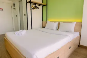 Homey And Cozy Living Studio Poris 88 Apartment - Room
