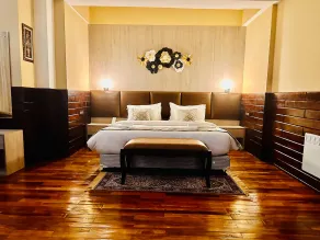 Silver Cloud Hotel - Room