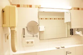 Isar City Hotel - Bathroom