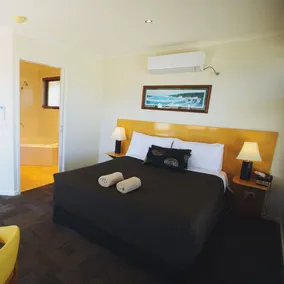 Loch Ard Motor Inn - Room