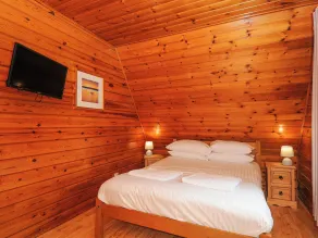 Lodge 32 - Cowslip - Room