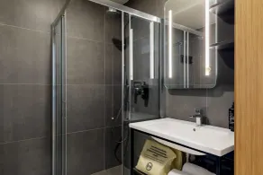 B&B HOTEL Venezia Laguna - Bathroom
