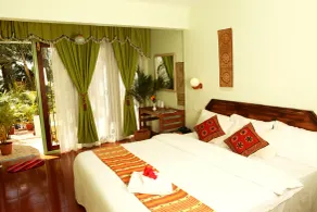 Soma Palmshore - Room