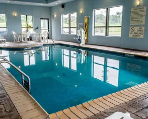 Comfort Inn & Suites Franklin East - Piscine