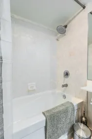 AOC Suites - Heart of Downtown  Condo - Bad