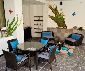 Ikala Quito Boutique Hotel - Lobby sitting area