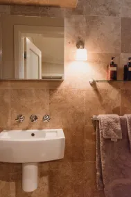 Inn Scone - Bathroom