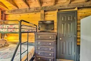 Charming Lakefront Cabin: Fish, Hike & More! - Interior