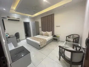 Hotel The Saffron Park - Room