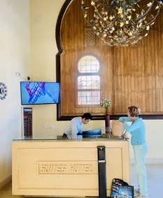 Suites hotel les charmilles & spa - Réception