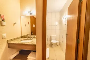 Hotel 10 Blumenau - Bathroom