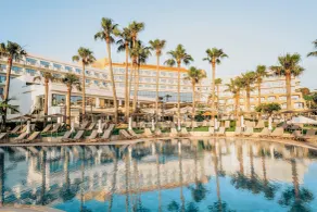 St George Beach Hotel & Spa Resort - Piscine