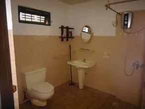 Mama's Hostel by Taprobane - Bathroom