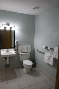 Baymont by Wyndham Grand Haven - Salle de bain