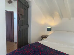 The Back Wing - Pen y Graig Farmhouse, Church Bay, sea views near beach No Pets - Chambre