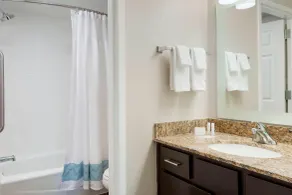TownePlace Suites Savannah Midtown - Bathroom