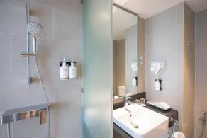 Holiday Inn Express Bangkok Soi Soonvijai by IHG - Salle de bain