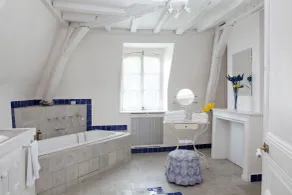 Hôtel Saint-Laurent, The Originals Relais - Casa de banho