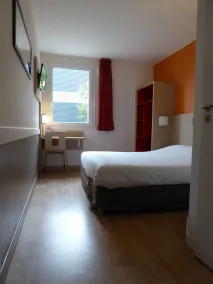 Première Classe Roissy - Aéroport CDG - Le Mesnil-Amelot - Chambre