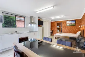 Fossicker Caravan Park - Zimmer