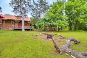Ozark Crossroads: Historic Calico Rock Cabin - Interiør