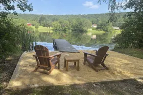 Spacious Lakefront Home w/ Private Hot Tub - Interiör