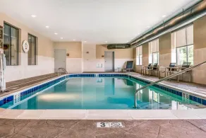 Comfort Suites Florence - Cincinnati South - Piscine