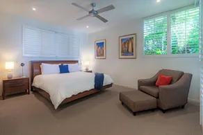 Pavillions 17 Waterfront with Private Pool and Buggy - Chambre