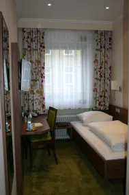Hotel Hauser an der Universität - Room