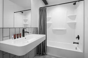 evo Hotel Salt Lake City - Bathroom
