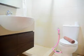 Great Location 2BR Maple Park Sunter Apartment By Travelio - Salle de bain