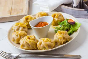 OYO 5718 Pratiksha Guest House - Restaurant