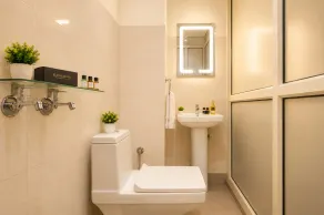 Hotel Kasa Stays -  Ramesh Nagar Metro - Badezimmer