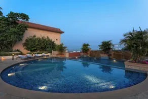 Sheraton Grand Pune Bund Garden Hotel - Pool