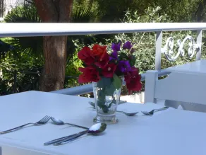 Blue Nest Hotel - Restaurant