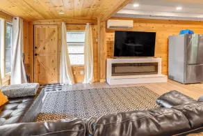 Glamping Getaway at Lake Carmi Cabin! - Innenbereich