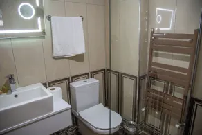 The Life Nest Hotel - Bathroom