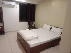 Hotel Shreeji's - Habitación
