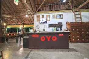 OYO 75353 Loy Chalet Resort - Réception