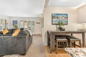Condo with Free WiFi & Uncovered Parking Close to Riva Bahn and Gold Peak - Udendørsområde