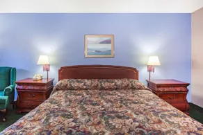 Super 8 by Wyndham Malvern - Room