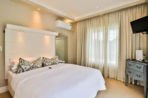 Hermanus Beachfront Lodge - Værelse