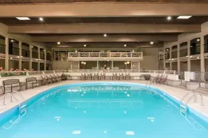 Radisson Hotel Louisville North - Piscine