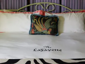The Lafayette Hotel, Swim Club & Bungalows - Chambre