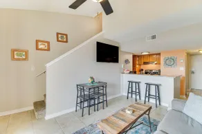 Orange Beach Retreat w/ 4 Pools - Walk to Beach! - Interiör